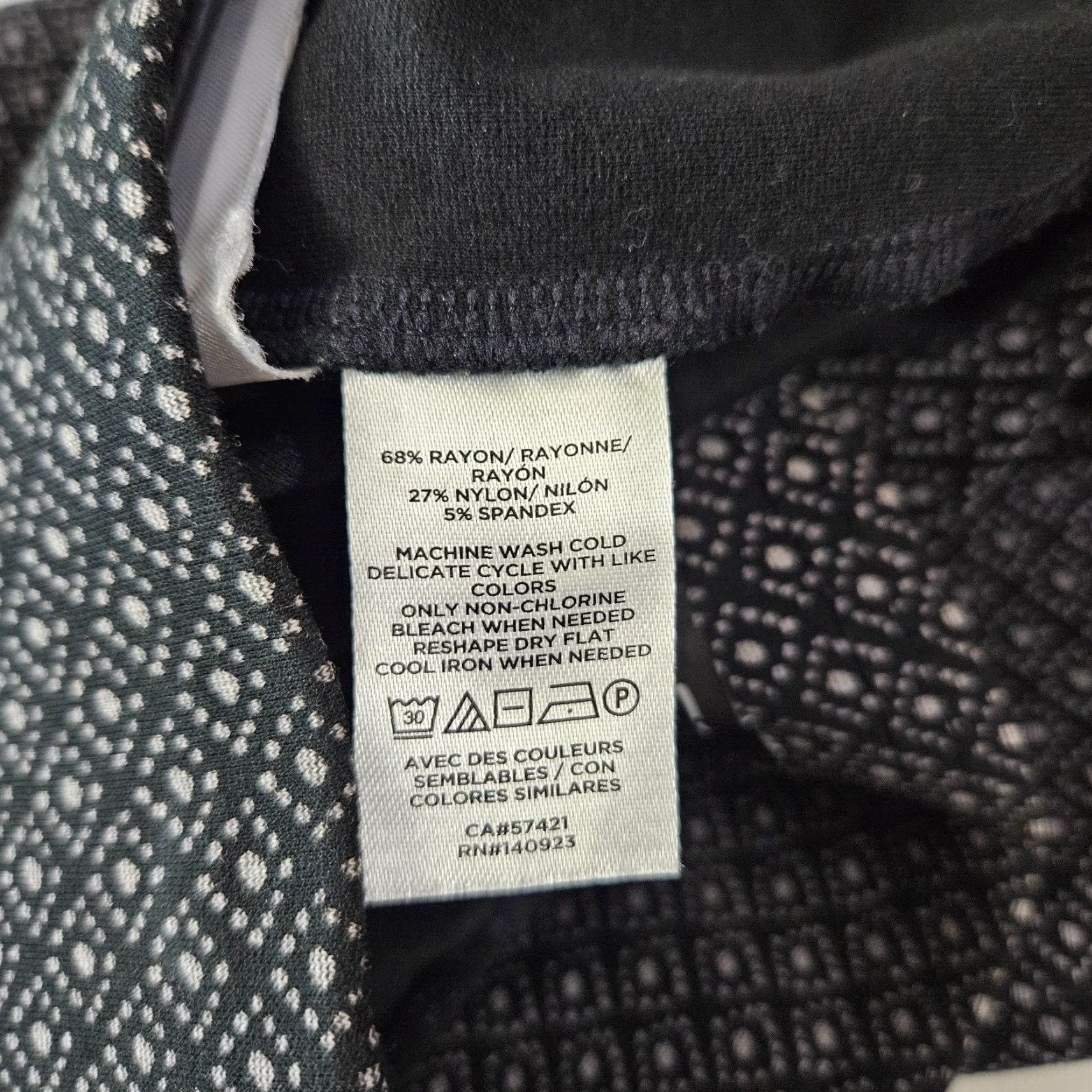 Loft VINTAGE Ann Taylor LOFT Womens Cropped Leggings Sz S Black Gray Mid Rise Rayon Blend Size 28" / US 6 / IT 42 - 6 Thumbnail