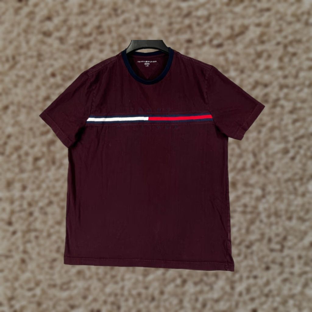 Tommy Hilfiger VINTAGE Tommy Hilfiger Shirt Men’s L Red Stripe Crew Neck 100% Cotton Logo All Seasons Short Sleeve - Mens Size US L / EU 52-54 / 3 - 1 Thumbnail