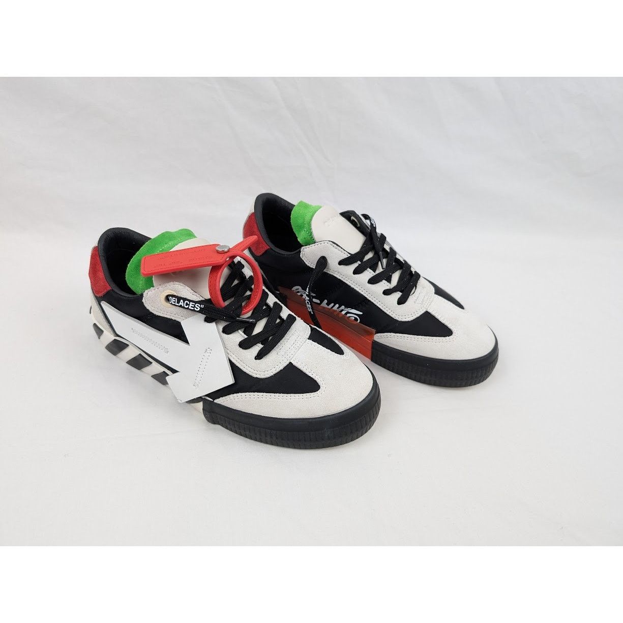 Off-White o1rshd1 Floating Arrow Low-Top Sneakers in Off White Size US 6 / EU 39 - 12 Thumbnail