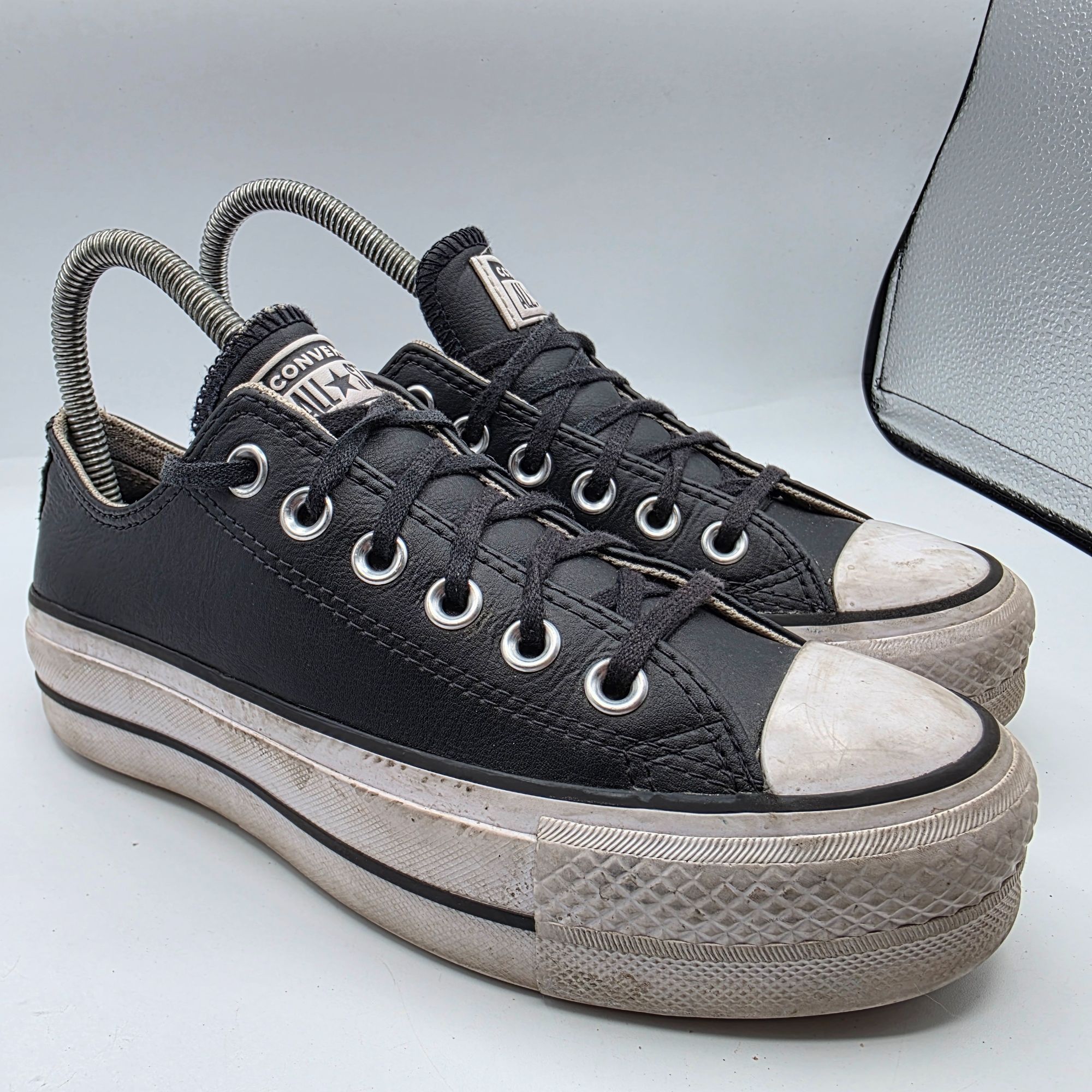 Converse Converse All Star Women’s Size 5.5 Black Leather Low Top Sne Size US 5.5 / IT 35.5 - 1 Thumbnail