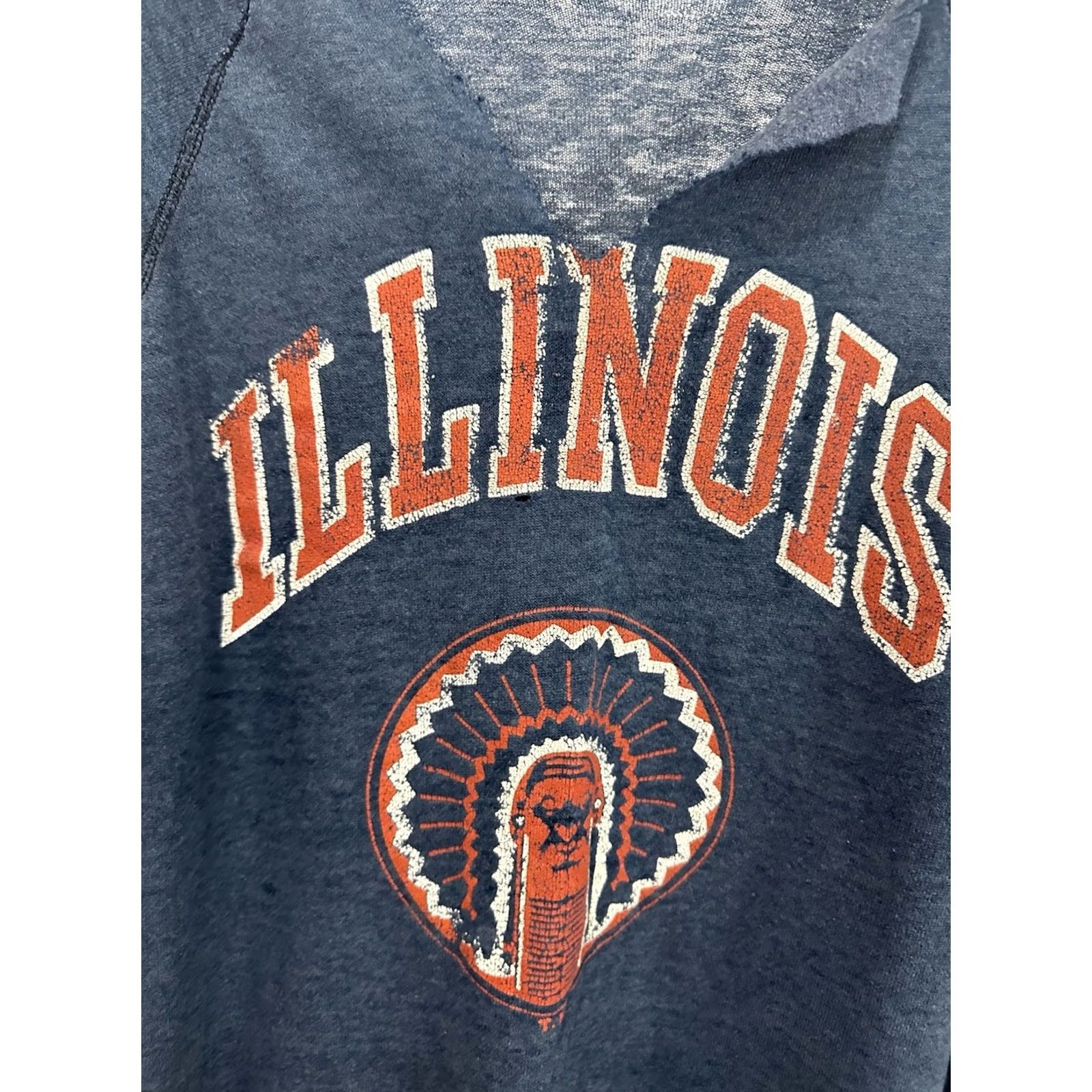 Vintage VINTAGE University of Illinois Chief Sweatshirt L Blue Paper Thin Burnout 80s Mens Size US L / EU 52-54 / 3 - 3 Thumbnail