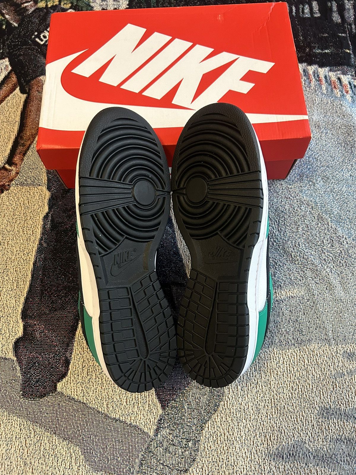 Nike Nike Dunk Low Stadium Green Size US 12 / EU 45 - 6 Thumbnail
