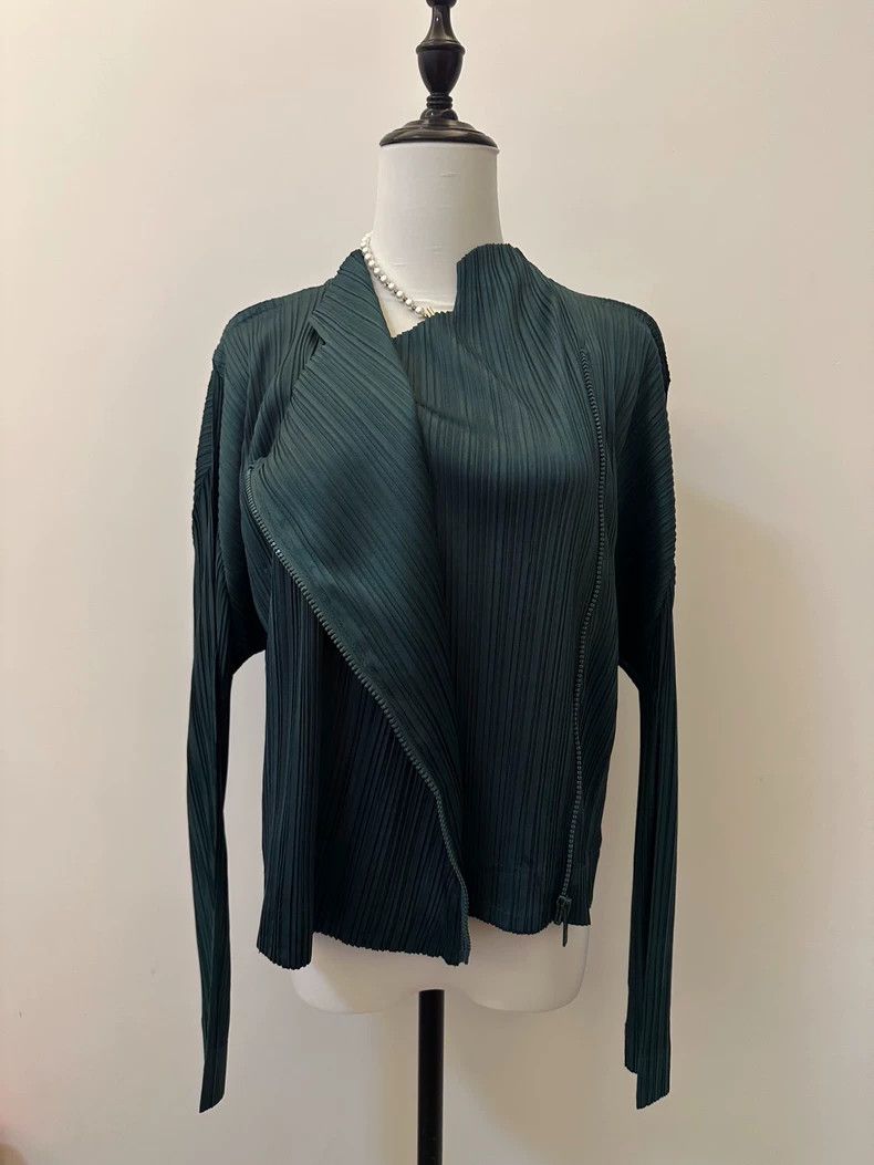 Issey Miyake Issey Miyake size:2 Green pleated coat Size M / US 6-8 / IT 42-44 - 3 Thumbnail