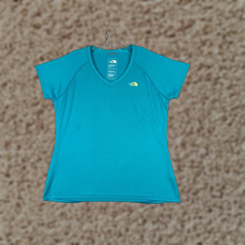 The North Face The North Face T-Shirt Womens Large Blue Short Sleeve V-Neck 100% Polyester READ Size L / US 10 / IT 46 - 1 Thumbnail