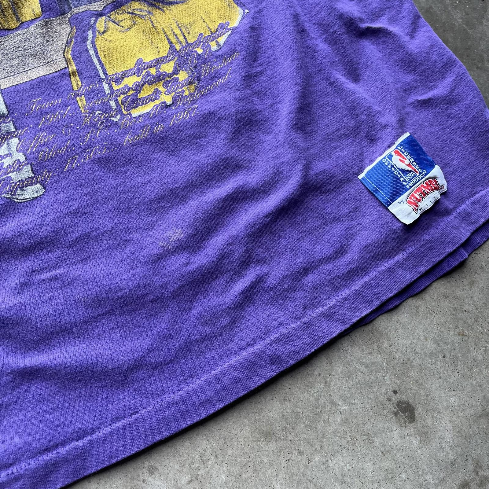 NBA × Vintage Vintage 90s Magic Johnson Los Angeles Lakers NBA Shirt Size US L / EU 52-54 / 3 - 6 Thumbnail