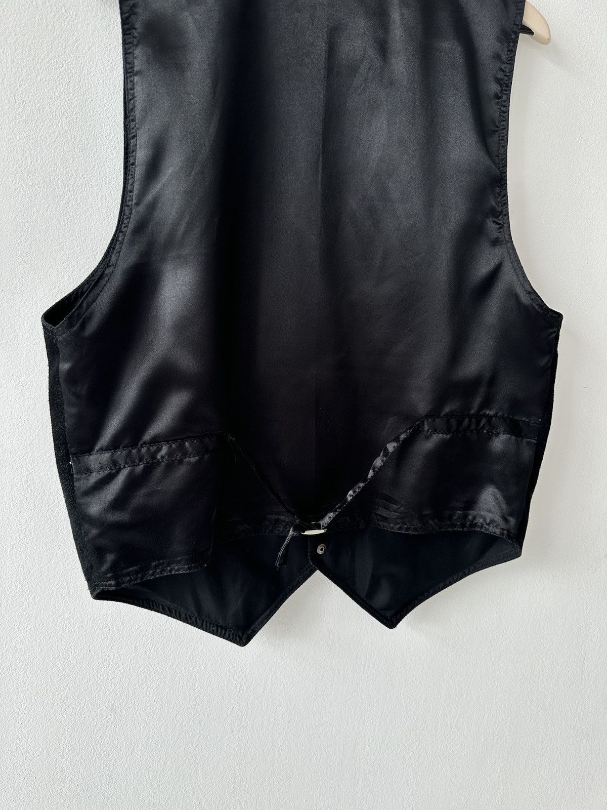 Japanese Brand × Vintage Black leather vest with embroidered logo and button-up Size US M / EU 48-50 / 2 - 10 Thumbnail