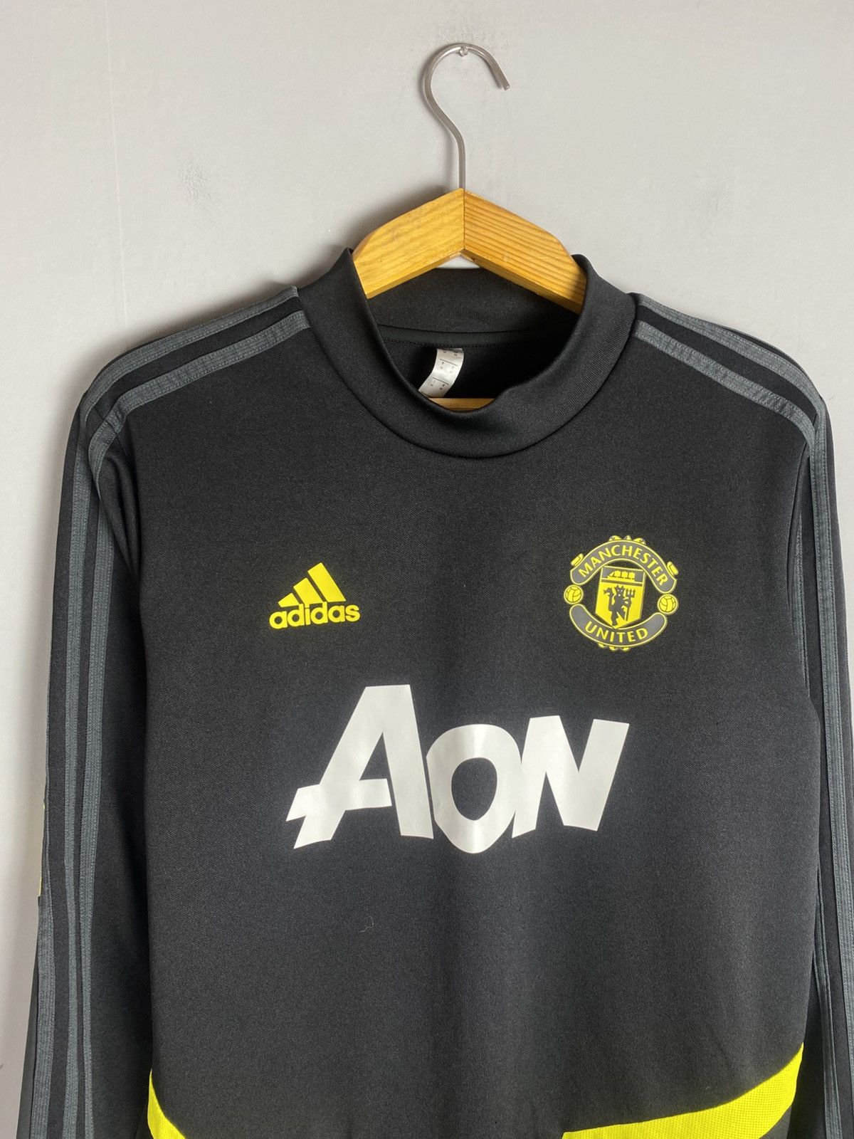 Adidas Vintage Adidas Manchester United sweatshirt Size US M / EU 48-50 / 2 - 2 Thumbnail