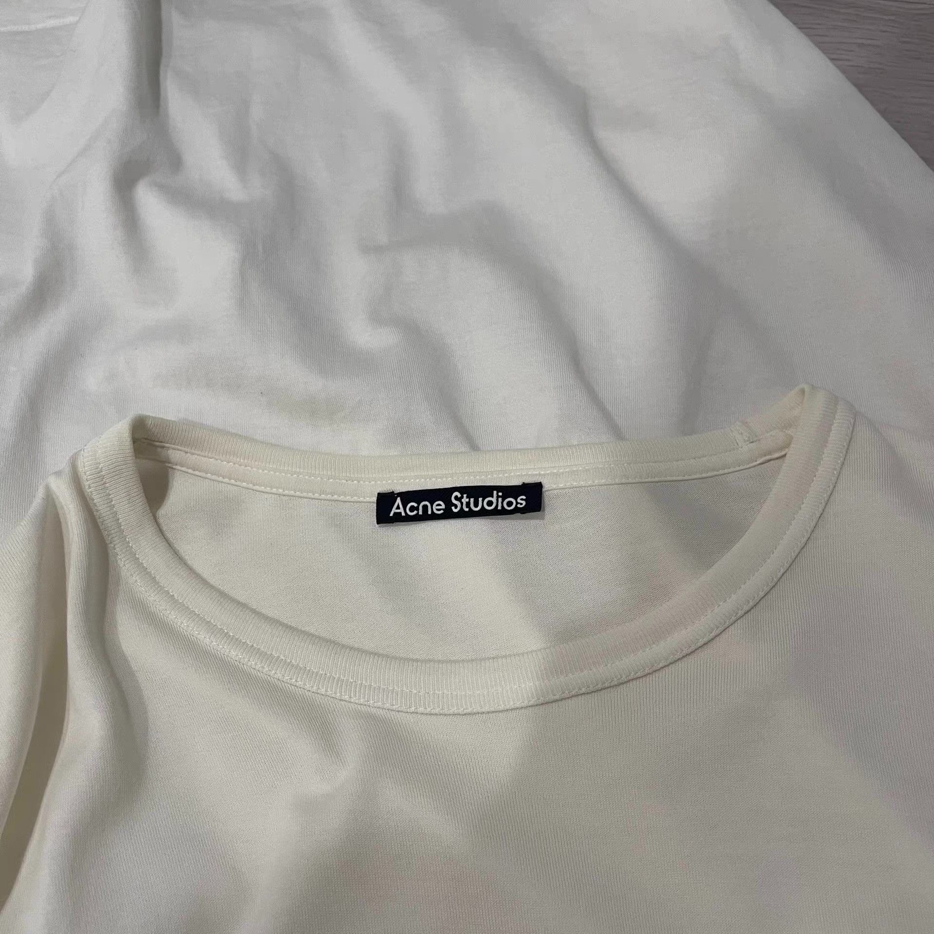 Acne Studios Acne Studios smiley face T-shirt Q19 Size US S / EU 44-46 / 1 - 2 Thumbnail