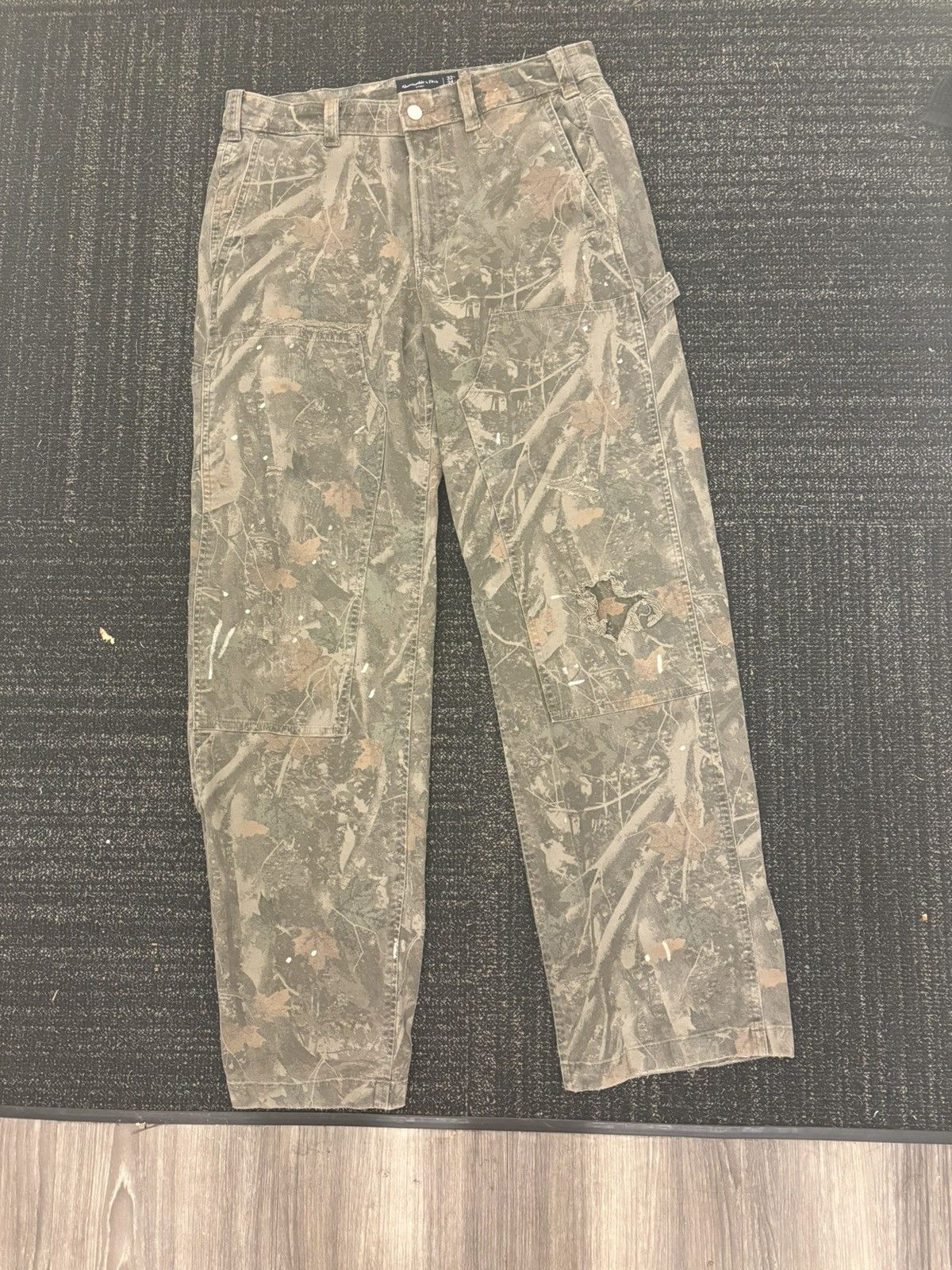 Abercrombie & Fitch Camo Abercrombie and Fitch pants Size US 32 / EU 48 - 1 Thumbnail