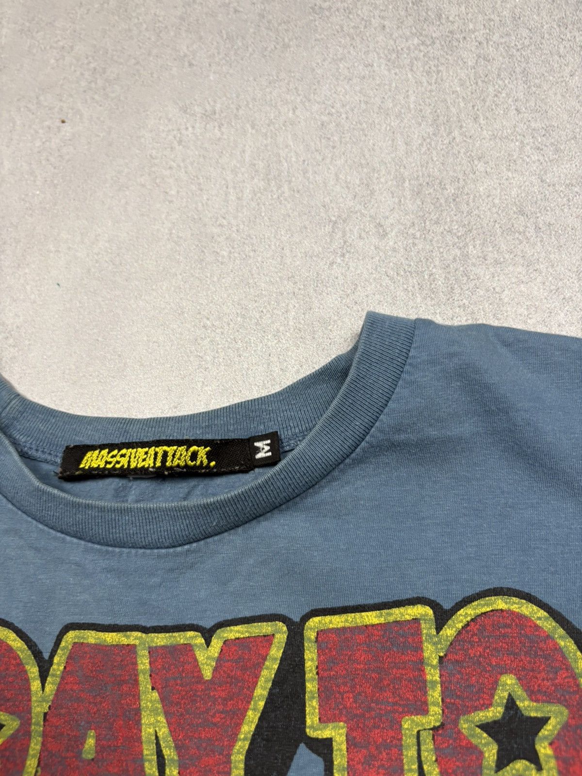 Band Tees A Day To Remember Band T-Shirt Massivattack Vintage 2000s Size US M / EU 48-50 / 2 - 9 Thumbnail