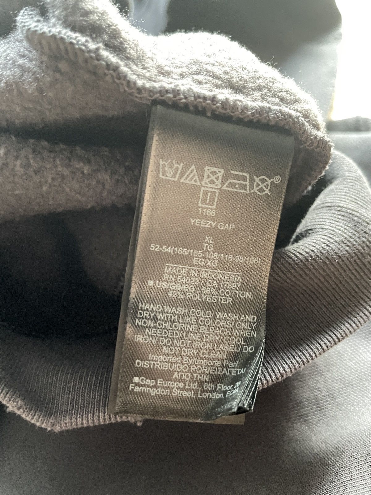 Balenciaga × Gap × Kanye West Yeezy Gap Balenciaga High Neck Distressed Mockneck Sweater Size US XL / EU 56 / 4 - 13 Thumbnail