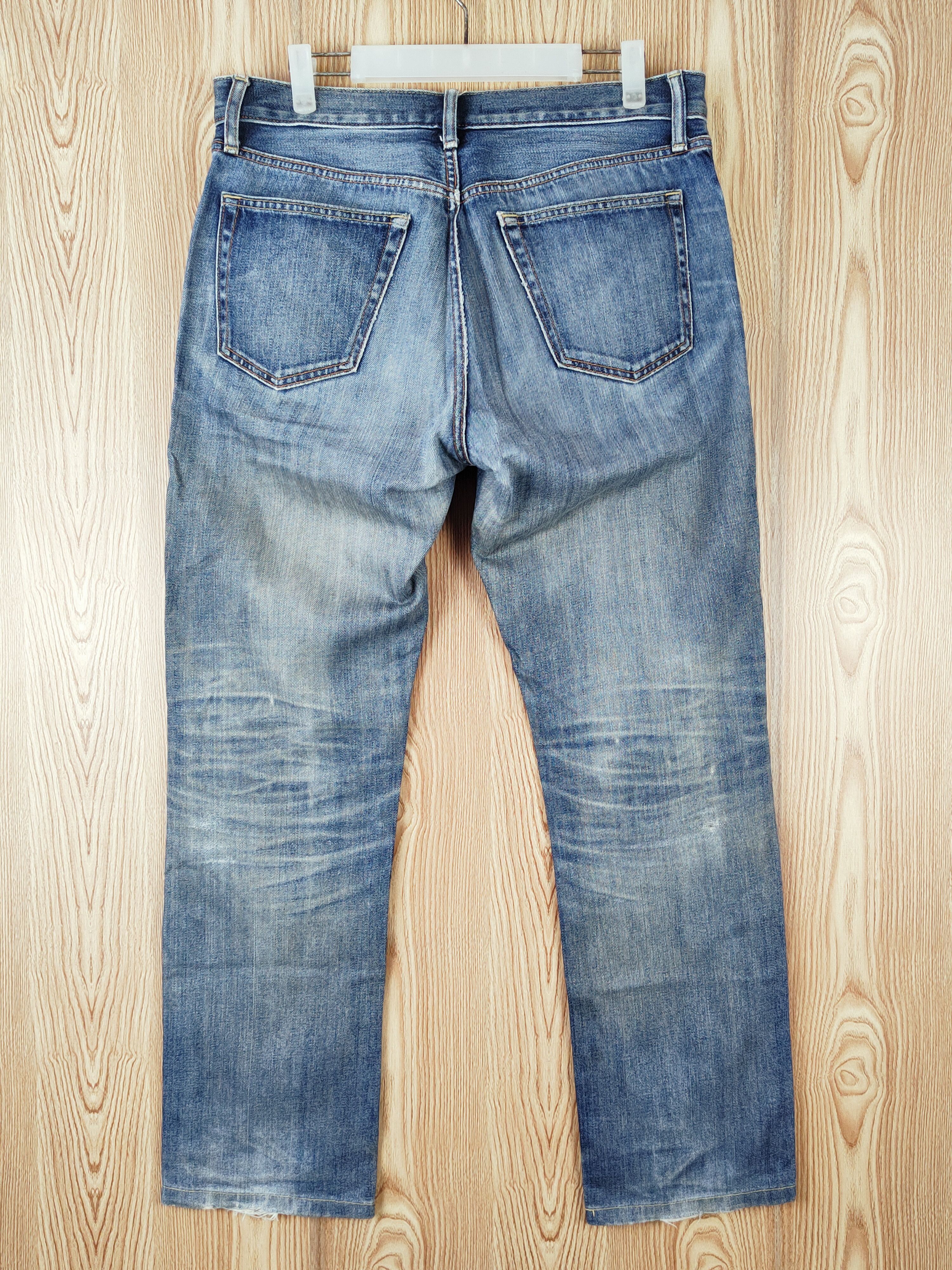Japanese Brand Uniqlo fabric by kaihara Faded Distressed Ripped Jeans #W942 Size US 32 / EU 48 - 4 Thumbnail