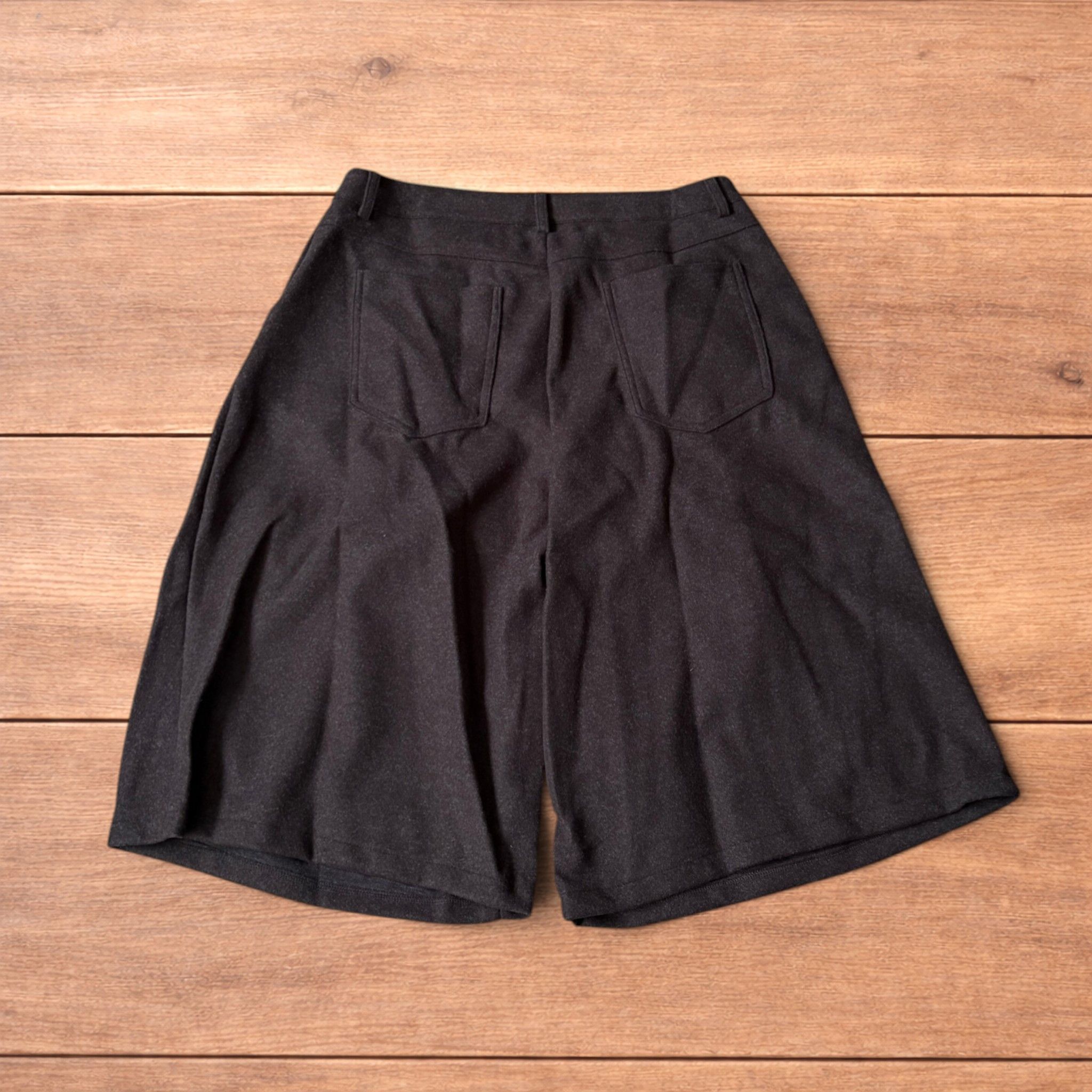 Japanese Brand Vintage style baggy wide long tailored wool shorts in brown. Size US 34 / EU 50 - 2 Thumbnail