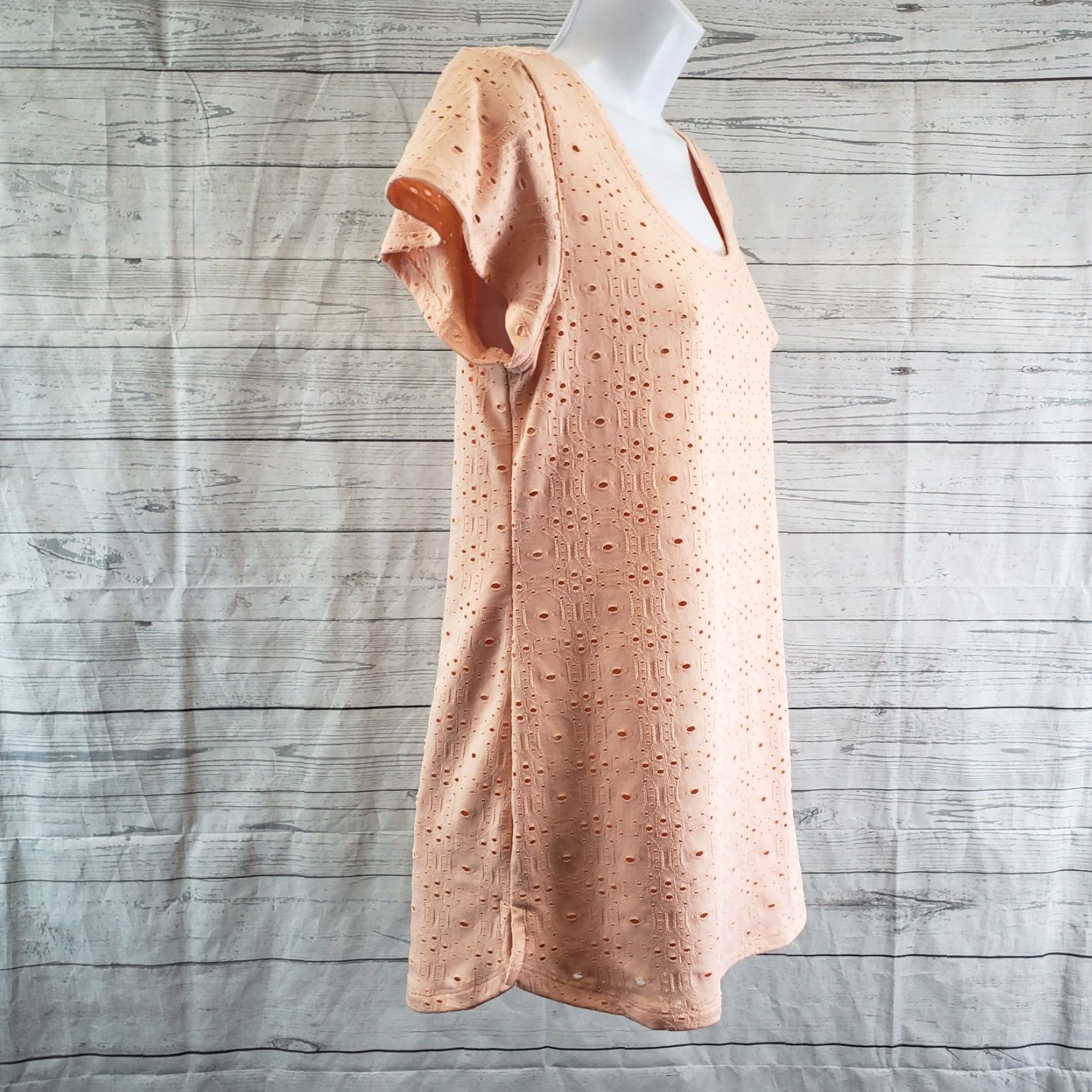 Isaac Mizrahi Isaac Mizrahi Live Womens Blouse Sz 2XS Flutter Sleeve Eyelet Knit Top Peach Scoop Neck Orange Eyelet Knit Blouse 2XS Womens Isaac Mizrahi Live Size XXS / US 00 / IT 34 - 3 Thumbnail