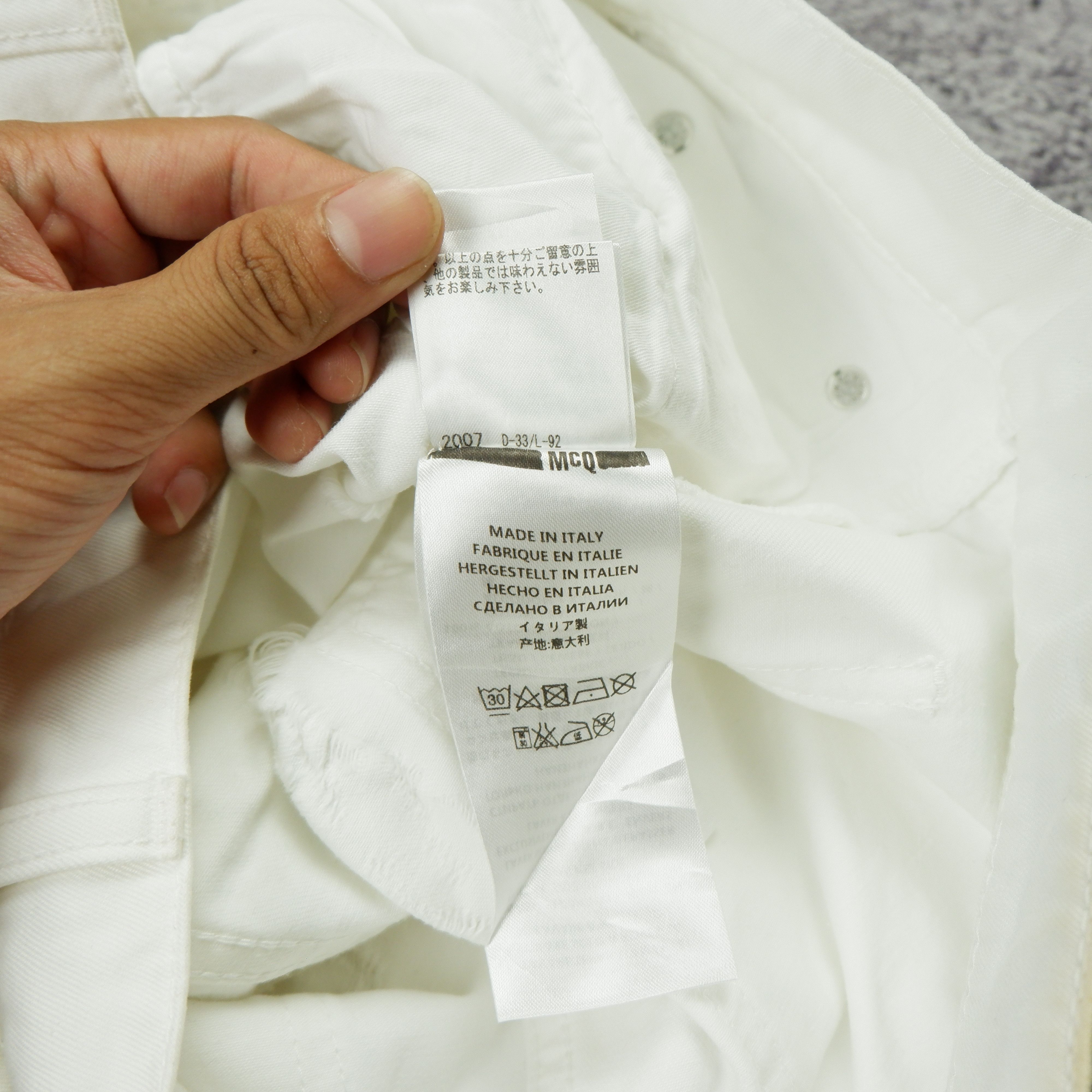 Alexander McQueen Alexander McQueen Ripped White Jeans Size US 26 / EU 42 - 8 Thumbnail
