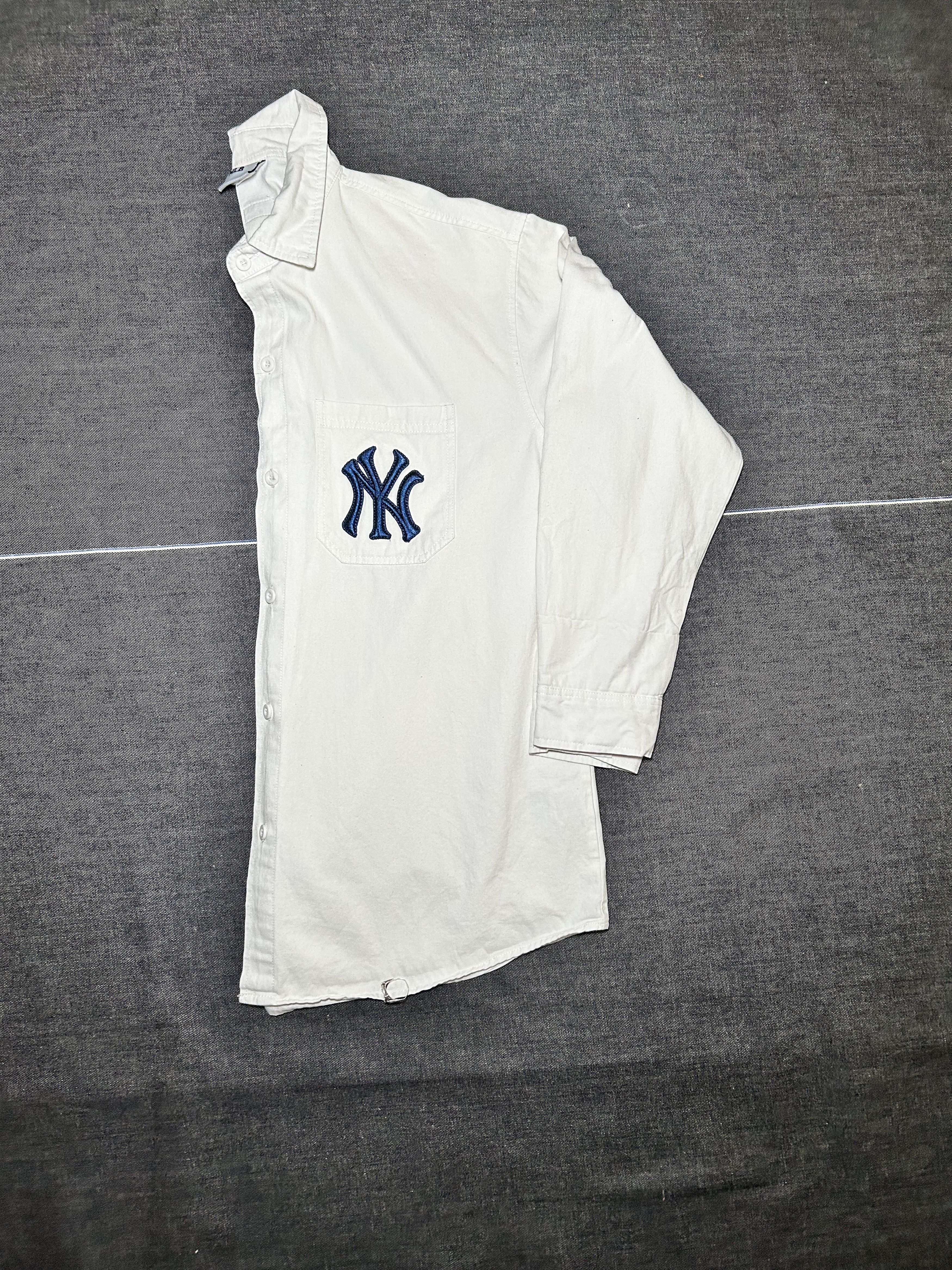 MLB MLB New York Yankees Button-Up Shirt Size US L / EU 52-54 / 3 - 5 Thumbnail