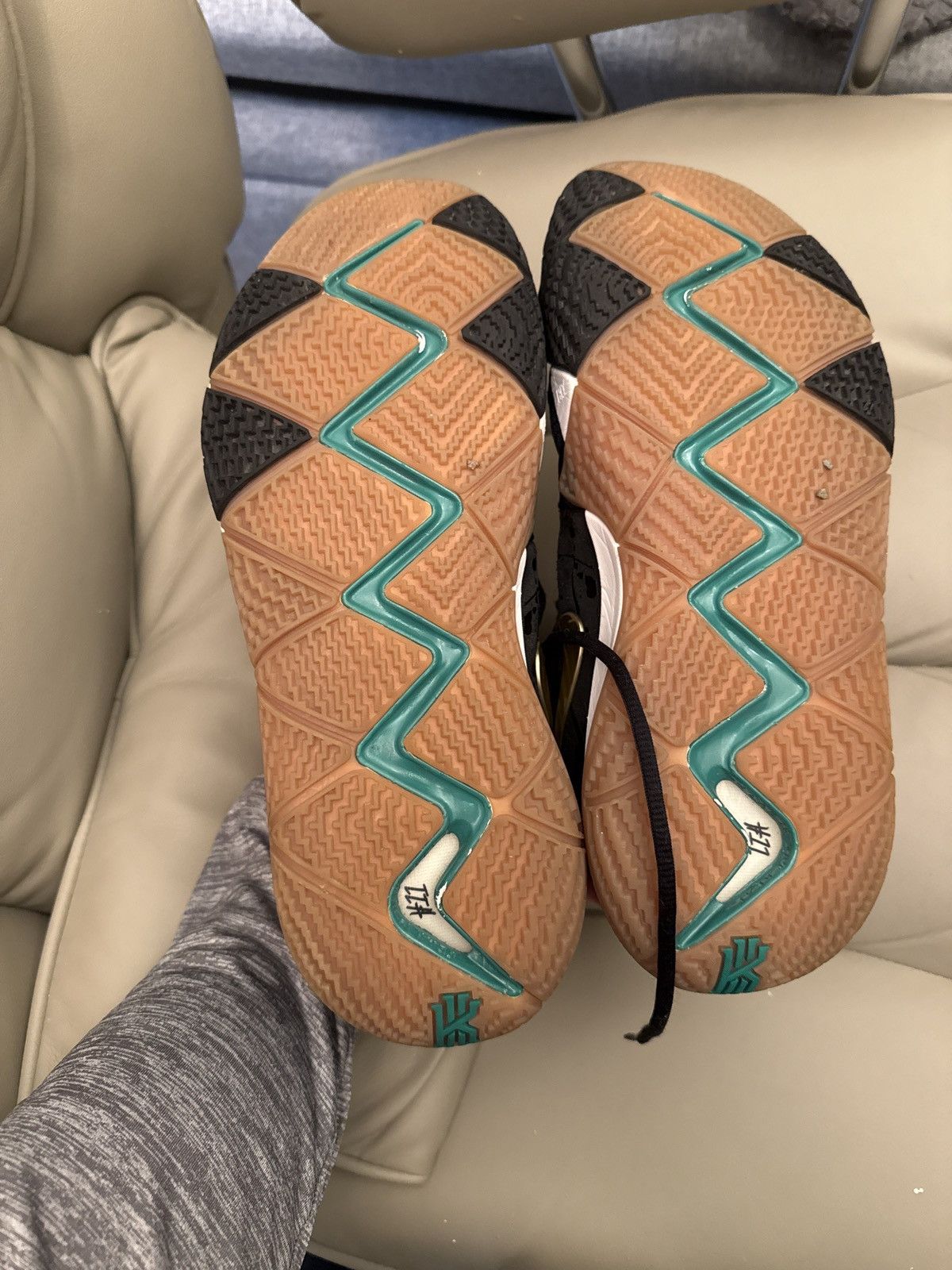 Nike Nike Kyrie 4 Pitch Blue Size US 12 / EU 45 - 5 Thumbnail