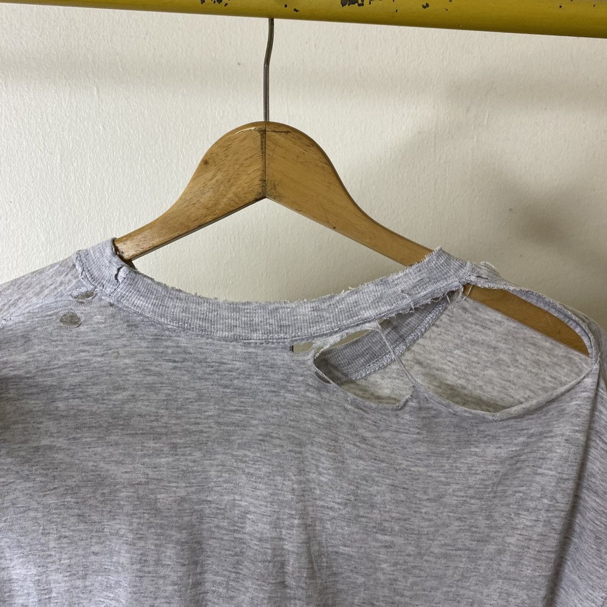 Nike Vintage 90s Nike Big Logo Distressed T Shirt Size US L / EU 52-54 / 3 - 7 Thumbnail