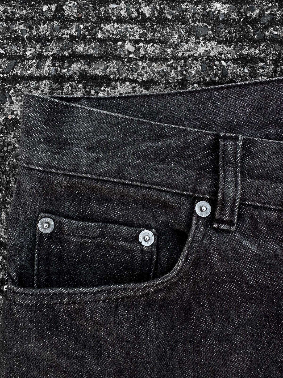 Helmut Lang Helmut Lang Dark Grey Classic Raw Denim Size US 31 - 4 Thumbnail