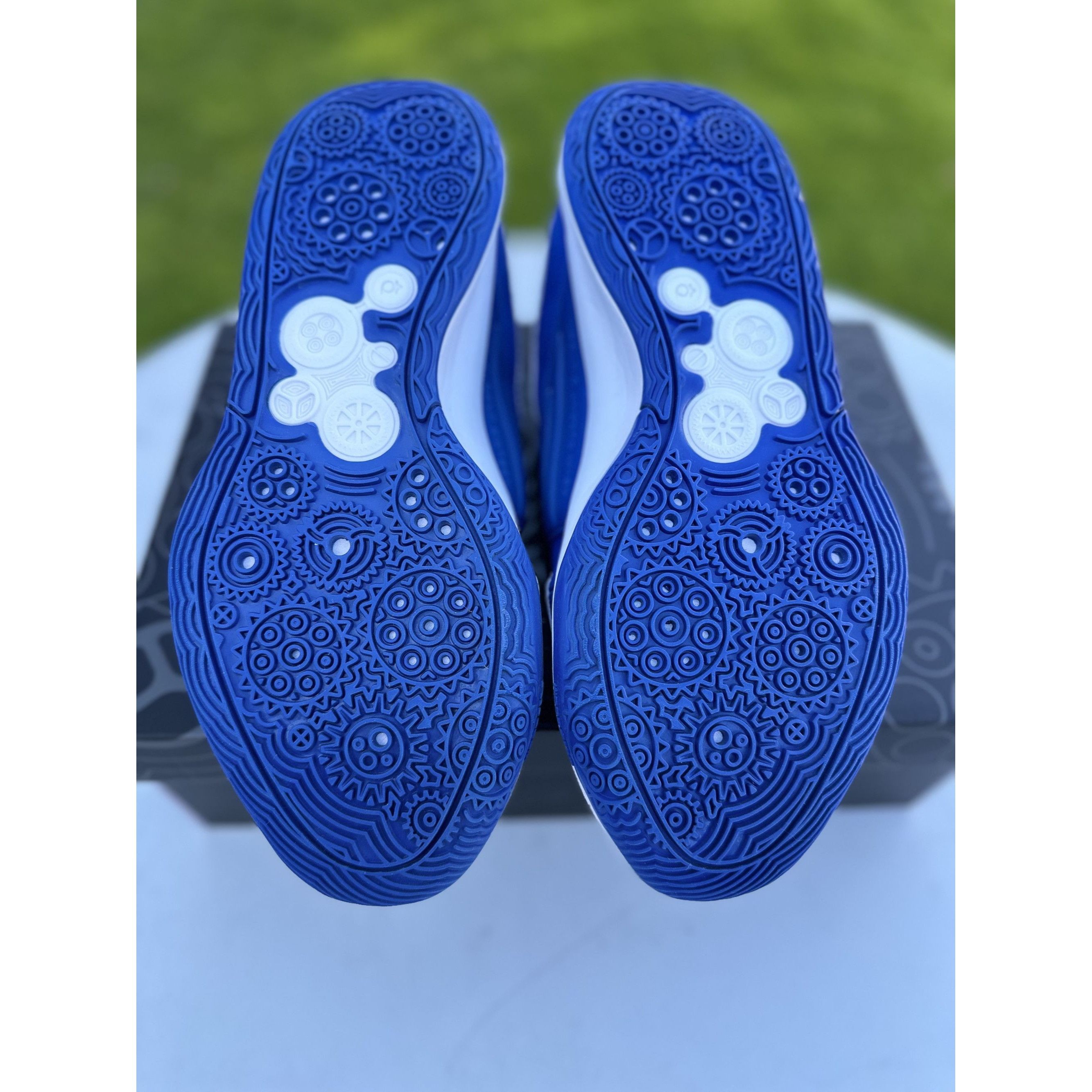 Nike KD16 TB Basketball Shoes (Size 10.5 Mens, 12 Womens) Size US 10.5 / EU 43-44 - 4 Thumbnail