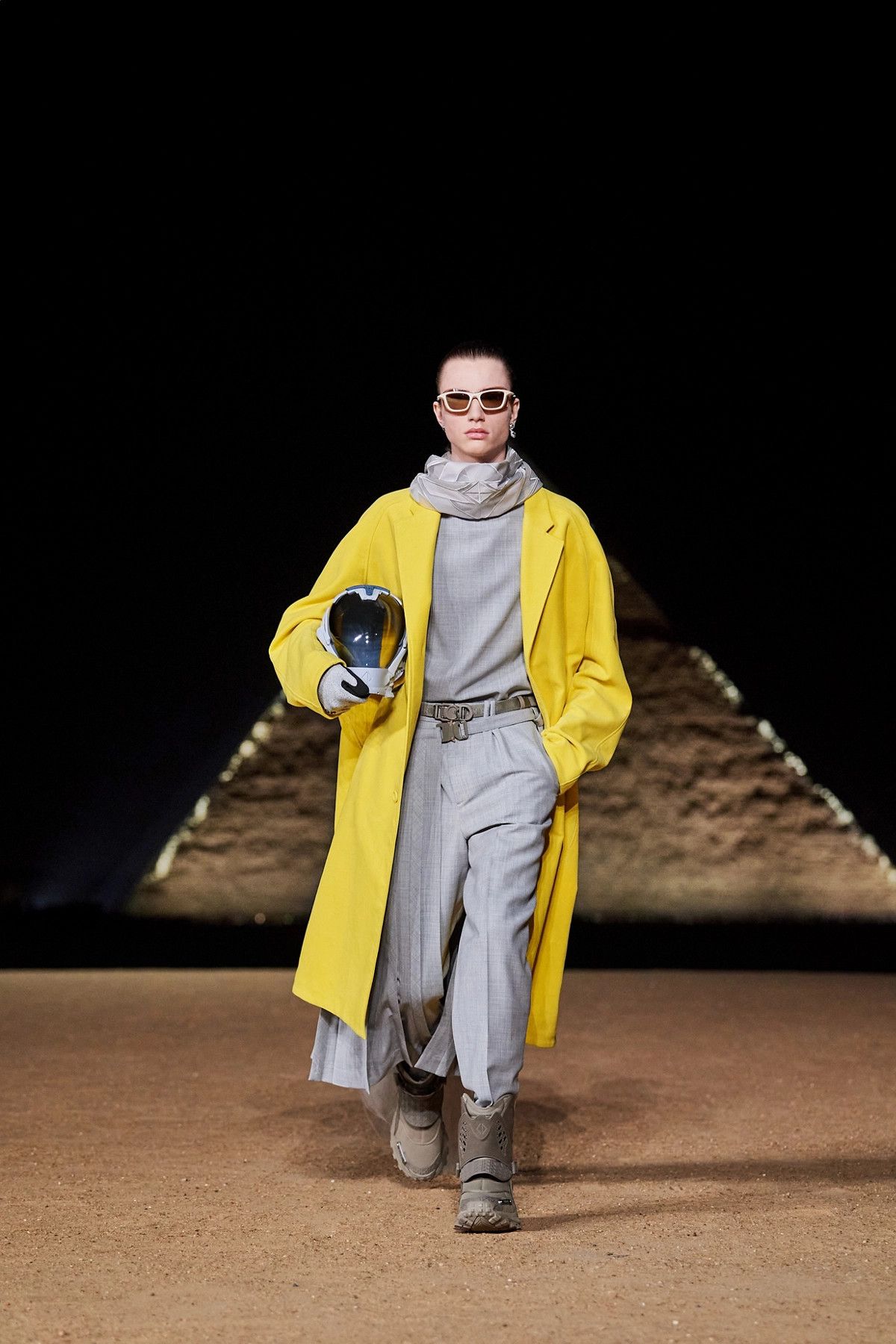 Dior o1bcso1str1224 Coat in Yellow Size US XL / EU 56 / 4 - 4 Thumbnail