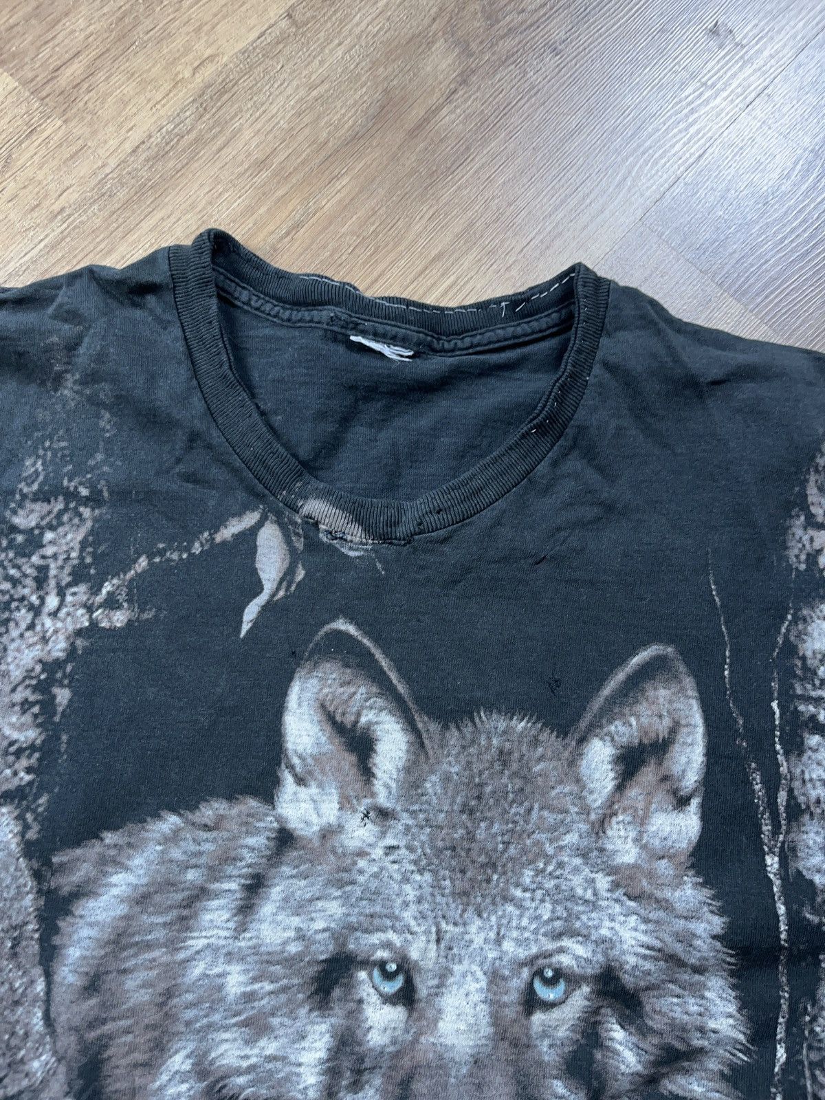 Vintage ➕ Vintage y2k trashed wolf animal t-shirt aop distressed Size US L / EU 52-54 / 3 - 6 Thumbnail