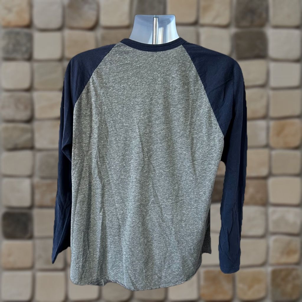 Vintage VINTAGE University Of Michigan Wolverines Long Sleeve Shirt Men XL Gray Blue Retro Brand Size US XL / EU 56 / 4 - 1 Thumbnail
