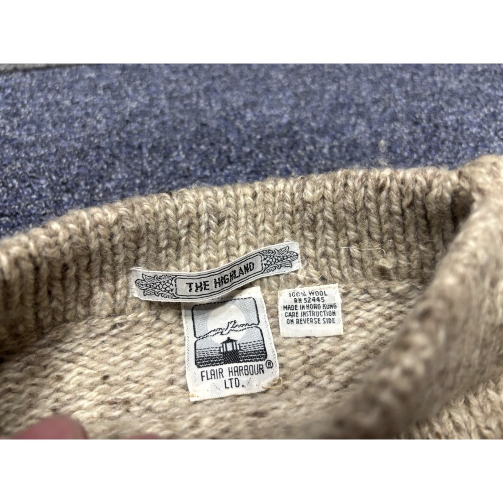 Vintage Flair Harbour 100% Wool Knit Crew Neck Cable-Knit Sweater Women’s Size M Ivory Pullover Long Sleeve Vintage Classic Men/Women? Size M / US 6-8 / IT 42-44 - 3 Thumbnail