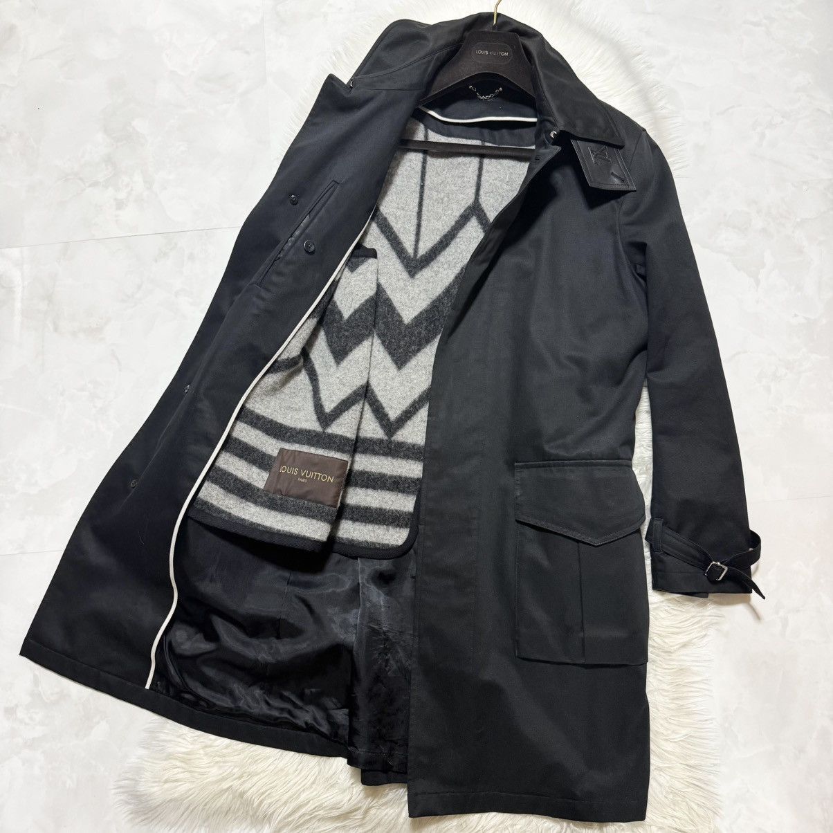 Louis Vuitton Louis Vuitton Lookbook Model 2-Way Trench Coat Size US M / EU 48-50 / 2 - 6 Thumbnail