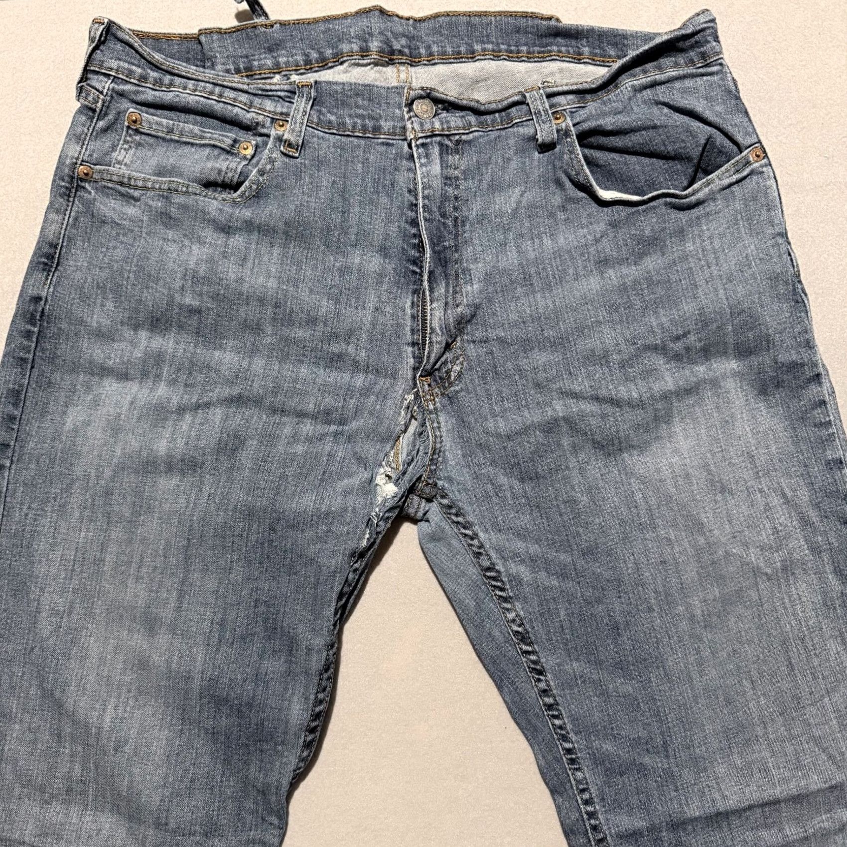 Levi's Levi's 559 Jeans Mens 38x32 Blue Denim Mid Rise Classic Straight Zip Fly - Flaws Jeans Mens Blue 559 38x32 Mid Rise Straight Zip Fly Flaws Size US 38 / EU 54 - 3 Thumbnail