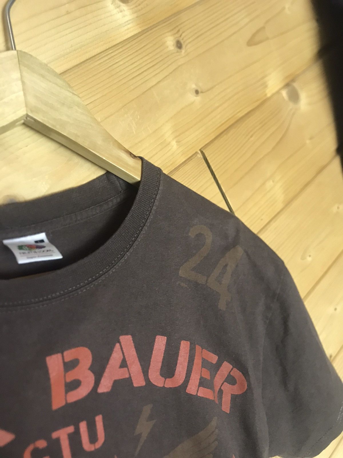 Vintage Vintage 00s Jack Bauer fox 24 tv show t-shirt Size US L / EU 52-54 / 3 - 5 Thumbnail