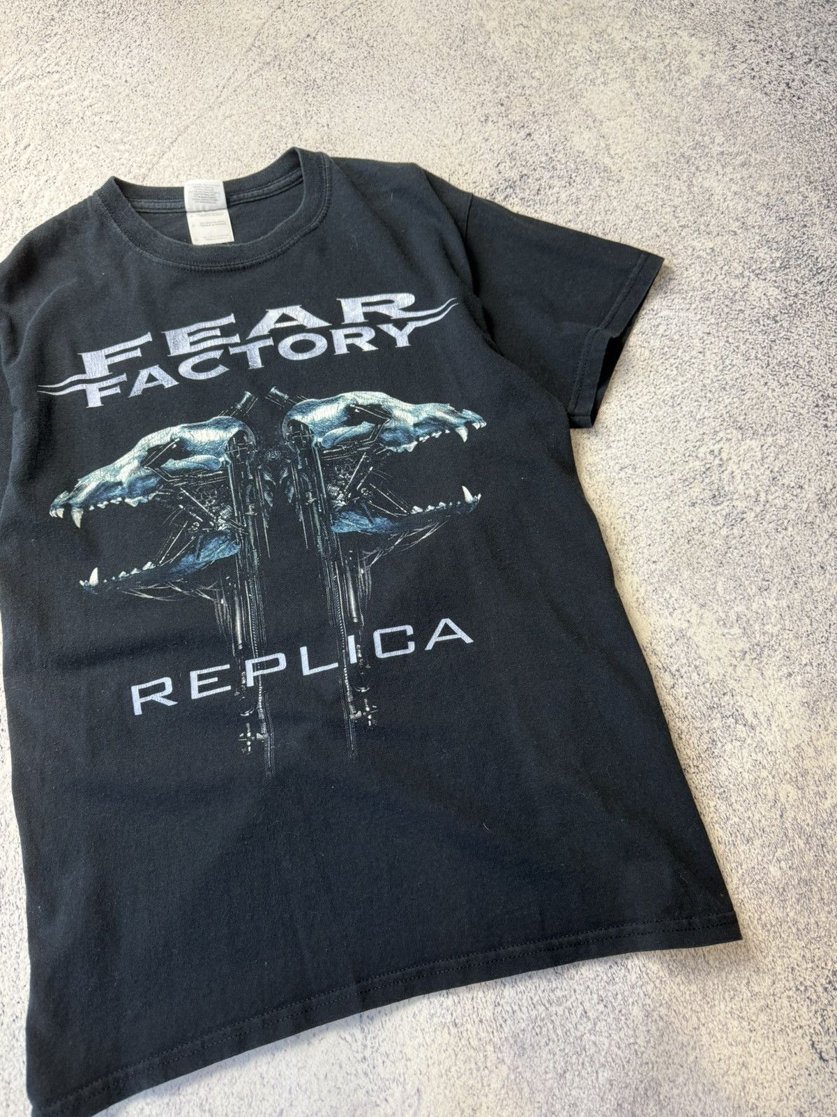 Band Tees Vintage Fear Factory Replica Rock T Shirt Y2K Size US S / EU 44-46 / 1 - 18 Thumbnail