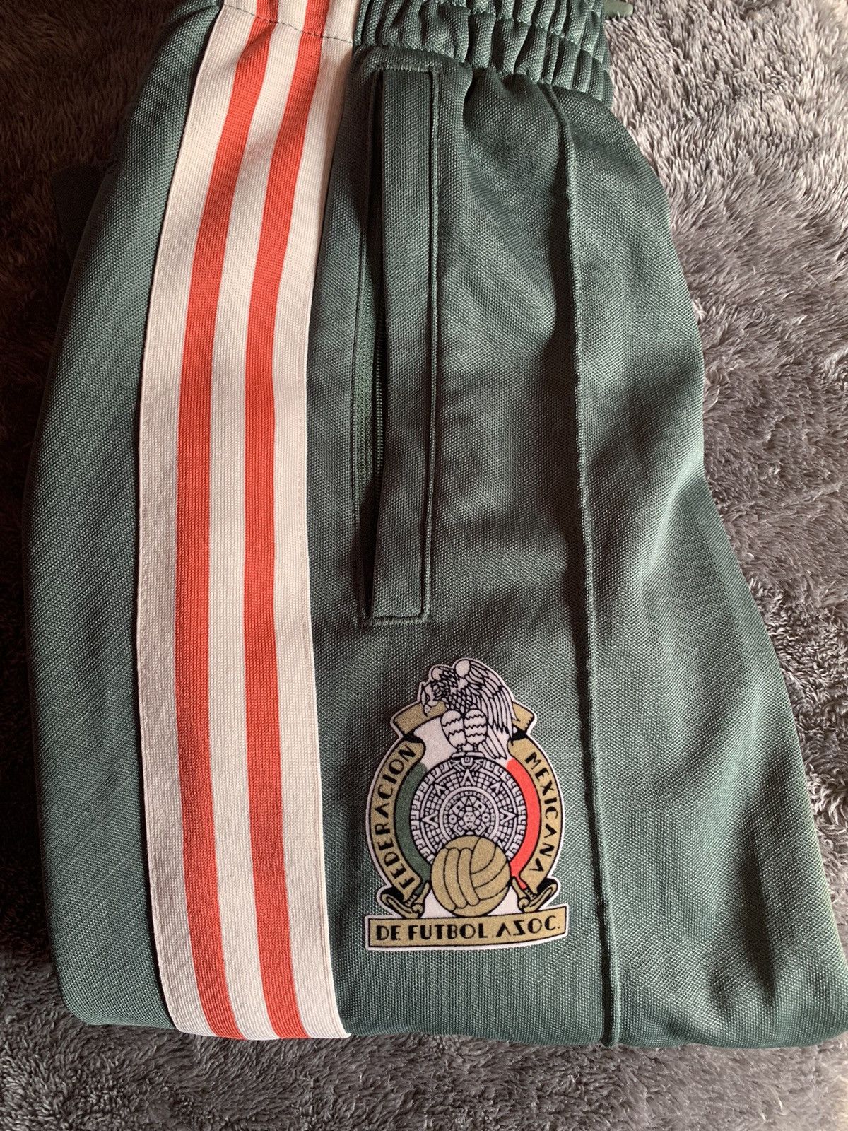 Adidas Mexico NT XS joggers Size US 26 / EU 42 - 1 Thumbnail