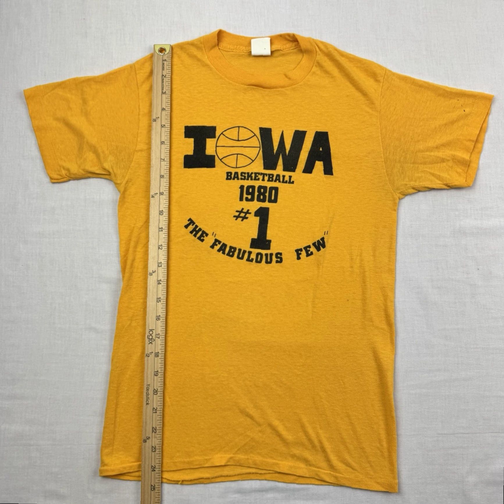 Vintage VINTAGE Ched Iowa Basketball T-Shirt Adult Medium Yellow Slim Fit 80s Sports Hipster Mens Size US M / EU 48-50 / 2 - 7 Thumbnail
