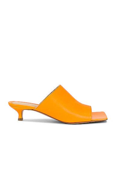 Bottega Veneta o1bcso1str0924 Stretch Mule in Orange Size US 5 / IT 35 - 1 Thumbnail