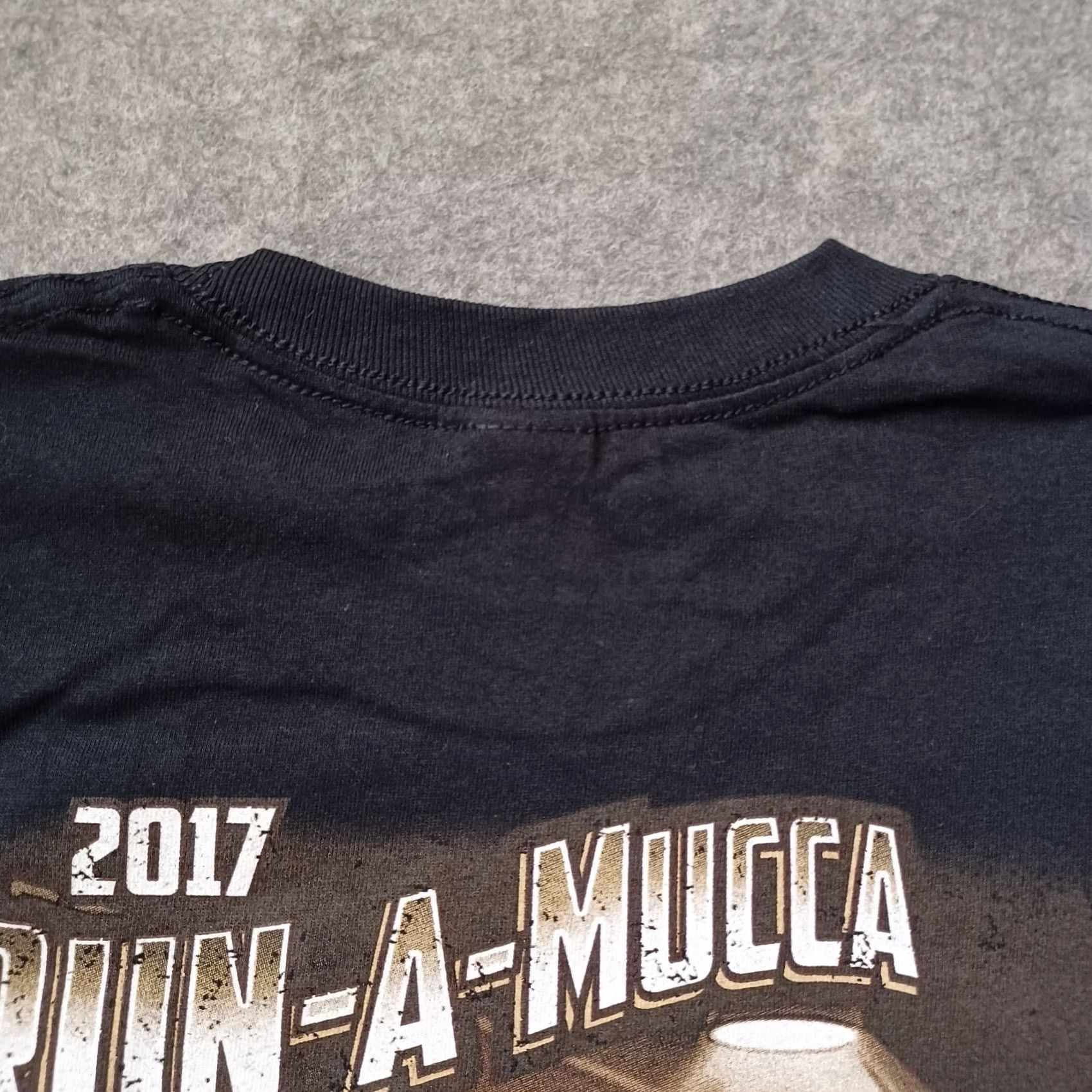 Gildan VINTAGE Motorcycle Rally T Shirt Men XL Black Double Side Run A Mucca Graphic Skull 2017 Size US XL / EU 56 / 4 - 4 Thumbnail