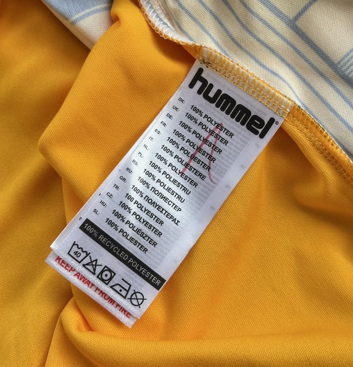 Hummel Hummel Cambridge United 2021 home Football Shirt Size XL Size US XL / EU 56 / 4 - 12 Thumbnail