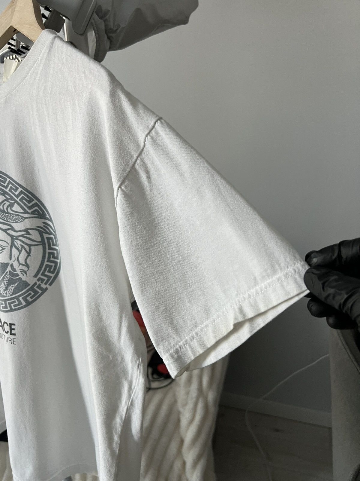 Versace Versace Jeans Couture T-shirt Logo Tee White Vintage Size US M / EU 48-50 / 2 - 16 Thumbnail