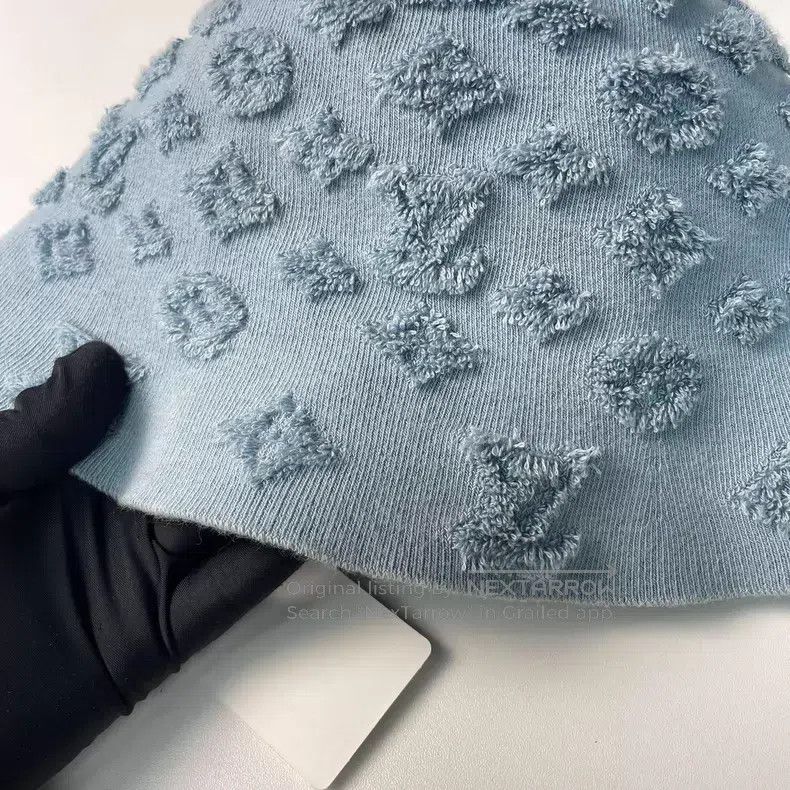 Louis Vuitton Louis Vuitton 25 new MONOGRAM SPONGE blue embossed Terry f Size ONE SIZE - 7 Thumbnail