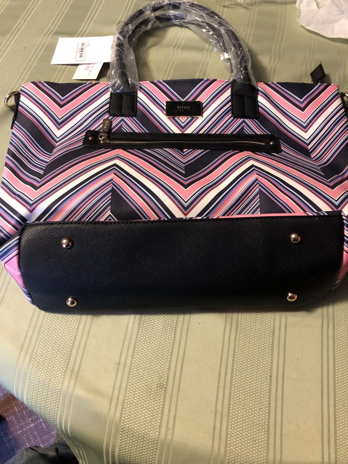 Designer Trina Turk Chevron Pattern Stylish and Functional Tote Size ONE SIZE - 3 Thumbnail