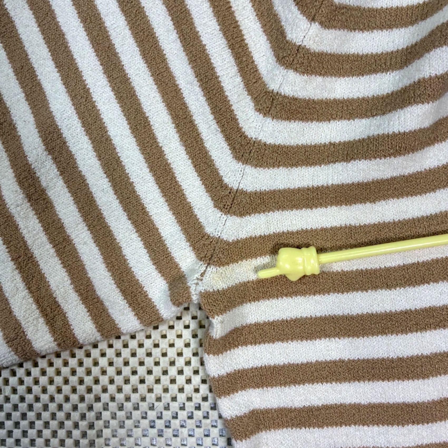 Gap VINTAGE GAP Striped Knit Sweater Beige White Long Sleeve Crewneck Women's S Size S / US 4 / IT 40 - 4 Thumbnail