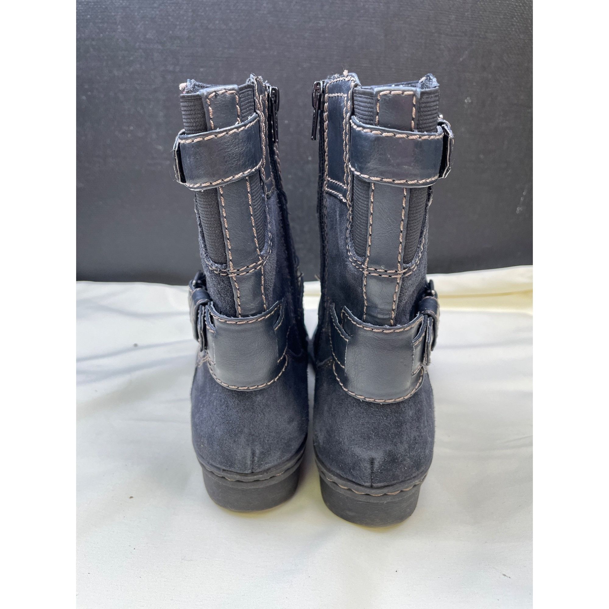 Clarks Clarks Womens Black Suede Leather Ankle Boots Zipper Sides S Size US 9 / IT 39 - 4 Thumbnail