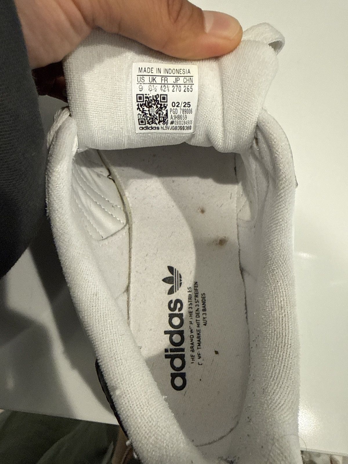 Adidas Adidas superstars Size US 9 / EU 42 - 7 Thumbnail