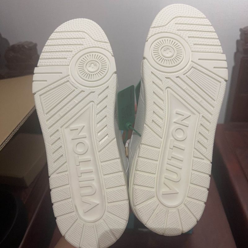 Louis Vuitton Louis Vuitton Trainer Fashion Sneakers for Men -2508 Size US 9.5 / EU 42-43 - 4 Thumbnail