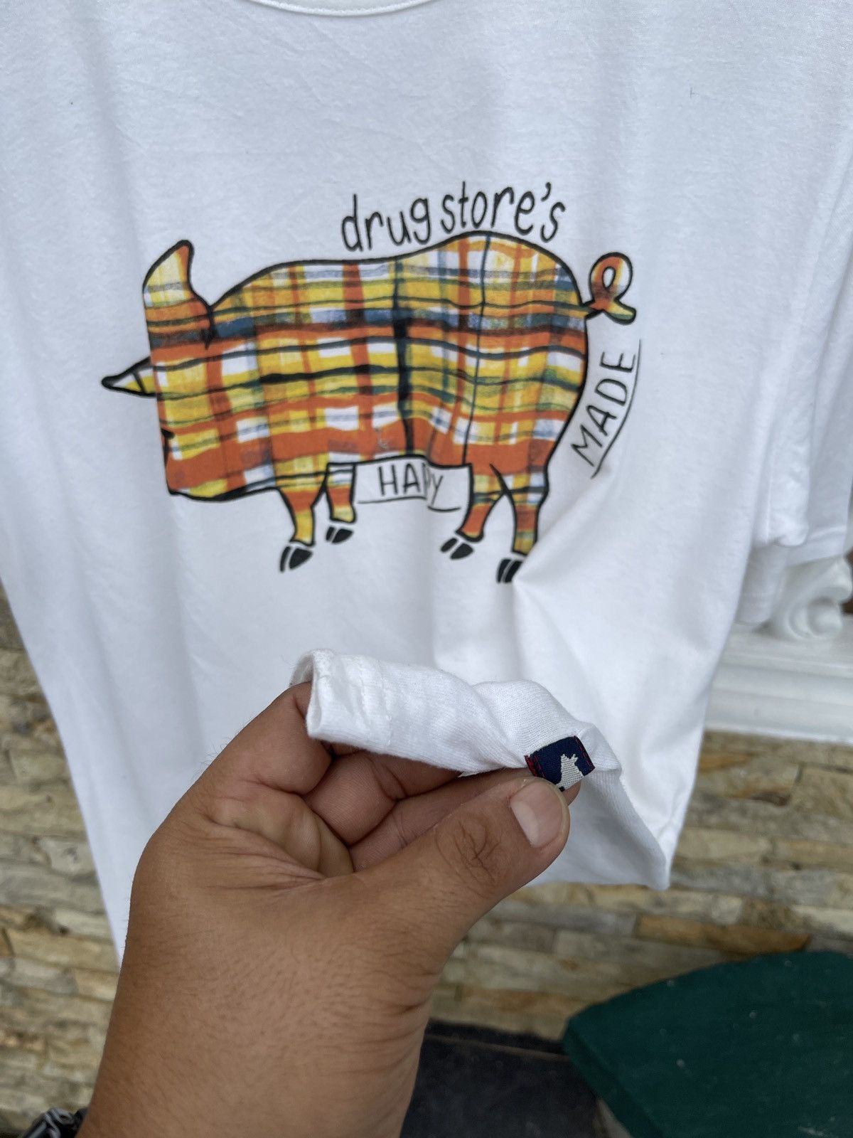 Vintage Last Drop🔥Rare🔥Vintage Drug Store’s Big Pig Logo T sHirt Size US L / EU 52-54 / 3 - 6 Thumbnail