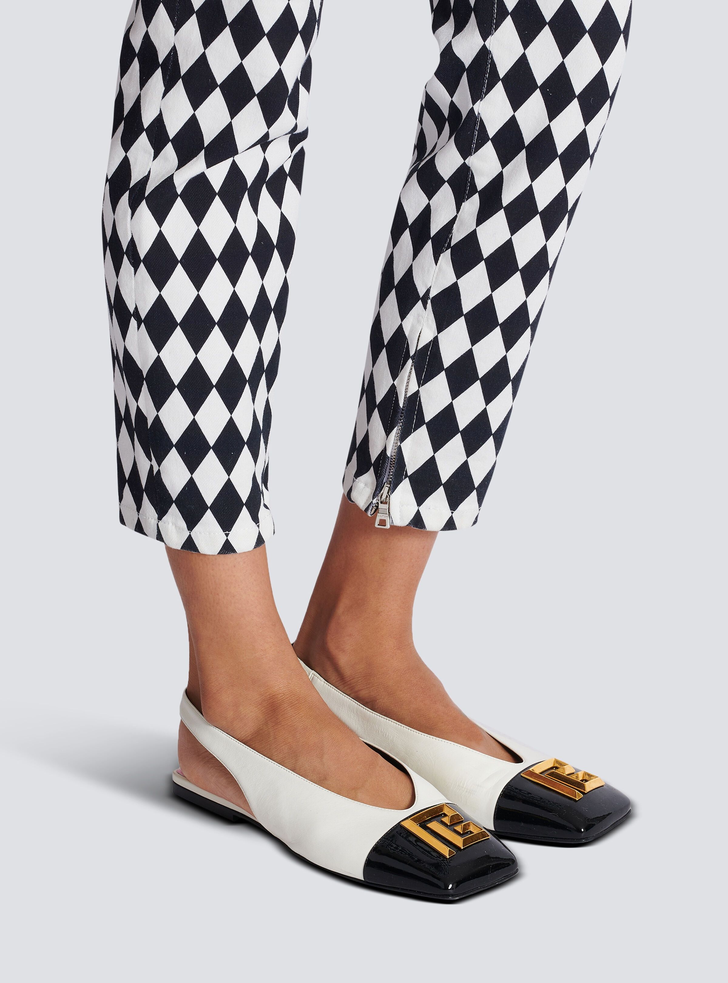 o1s1wg110925 Slingback Two Tone Leather in Black/White