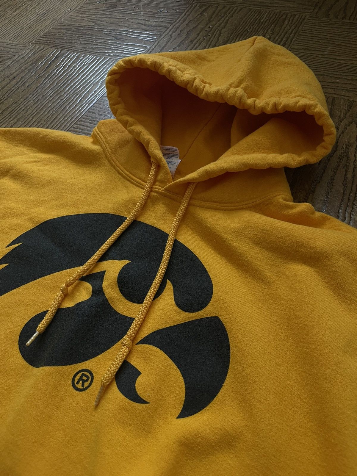 Vintage University of Iowa Hawkeyes Hoodie Size US L / EU 52-54 / 3 - 2 Thumbnail
