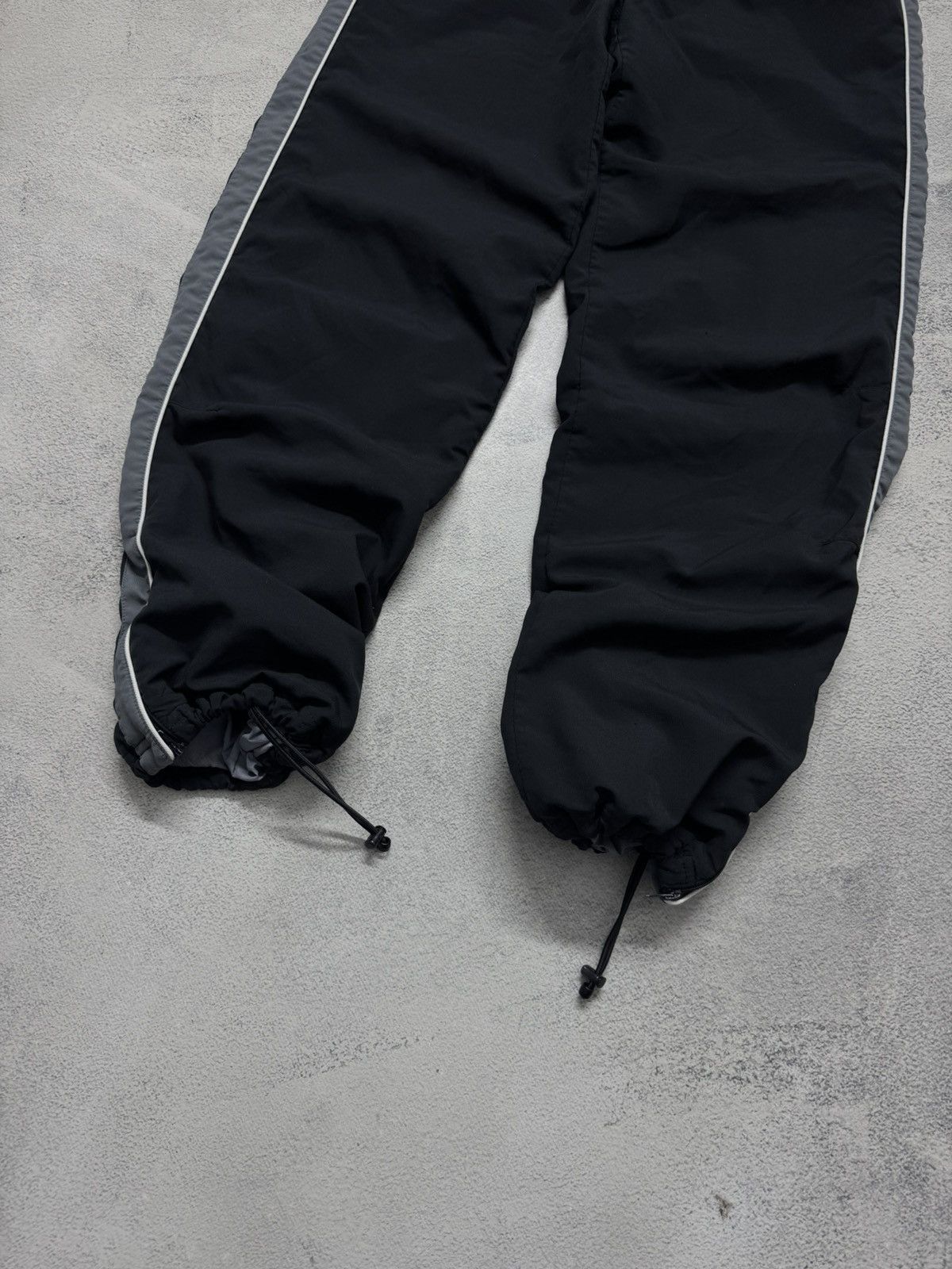 Nike Vintage Y2K Nike Nylon Mini Swoosh Drill Pants 00’s Size US 30 / EU 46 - 5 Thumbnail