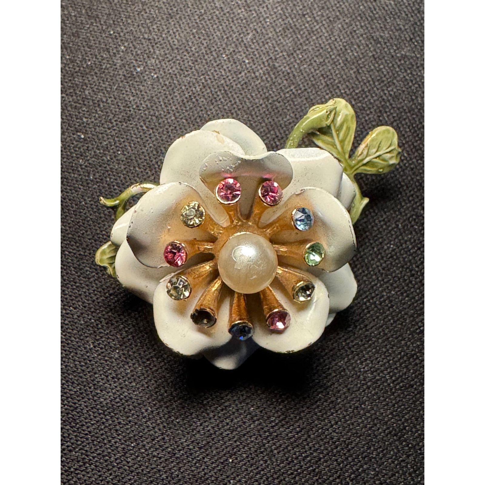 Other Vintage Lisner White Flower Rhinestone Brooch Size ONE SIZE - 2 Thumbnail