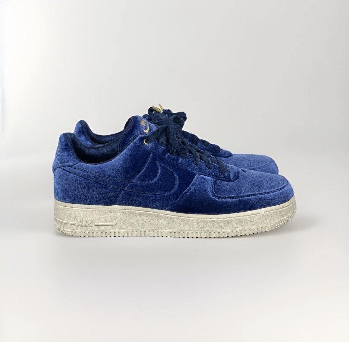 Nike air force 1 ‘07 premium velour navy size 12